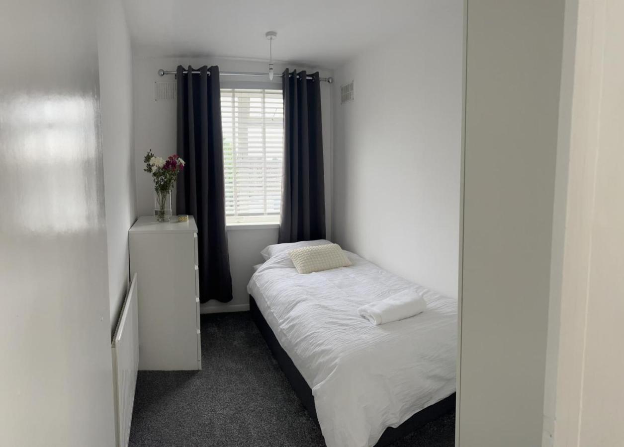 Crown Road Apartment 锡廷伯恩 外观 照片