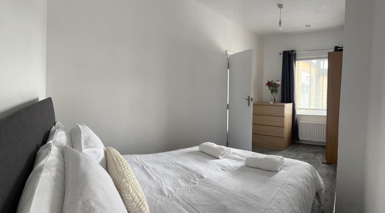Crown Road Apartment 锡廷伯恩 外观 照片