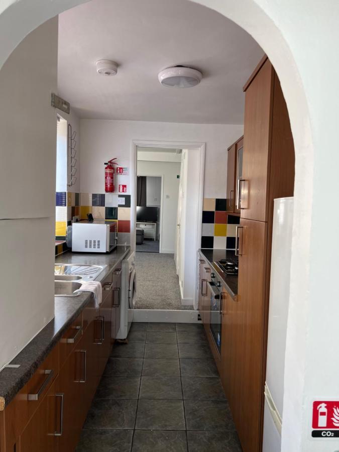 Crown Road Apartment 锡廷伯恩 外观 照片