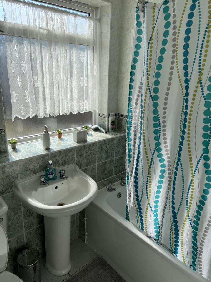 Crown Road Apartment 锡廷伯恩 外观 照片