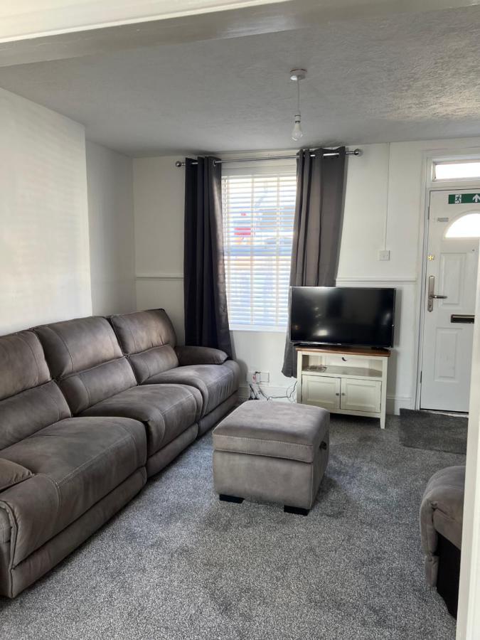 Crown Road Apartment 锡廷伯恩 外观 照片
