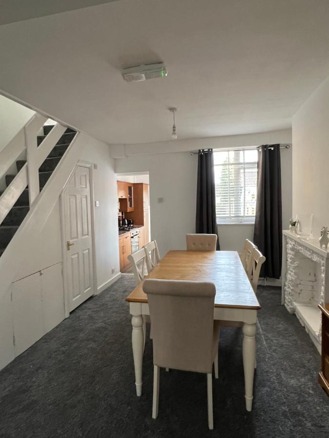 Crown Road Apartment 锡廷伯恩 外观 照片